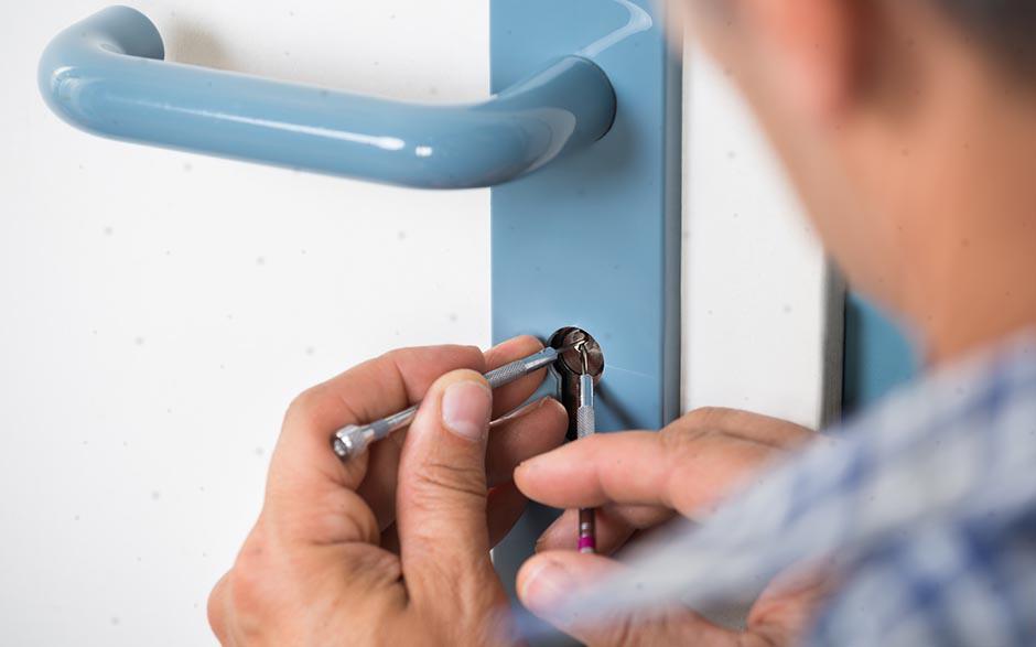 service serrurier prix Courbevoie